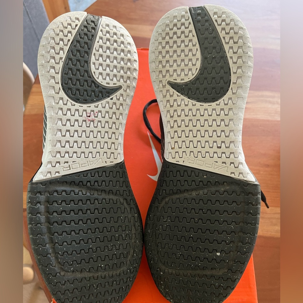 Nike Zoom Vapor Pro 2 Black and White Hardcourt Sneakers - Picture 4 of 6